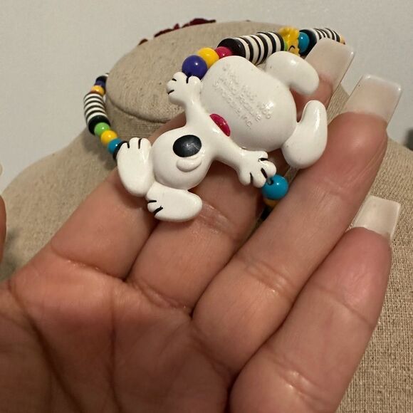 Vintage Avon Snoopy on Parade Little Girl Necklace W Screw Clasp - Picture 2 of 4